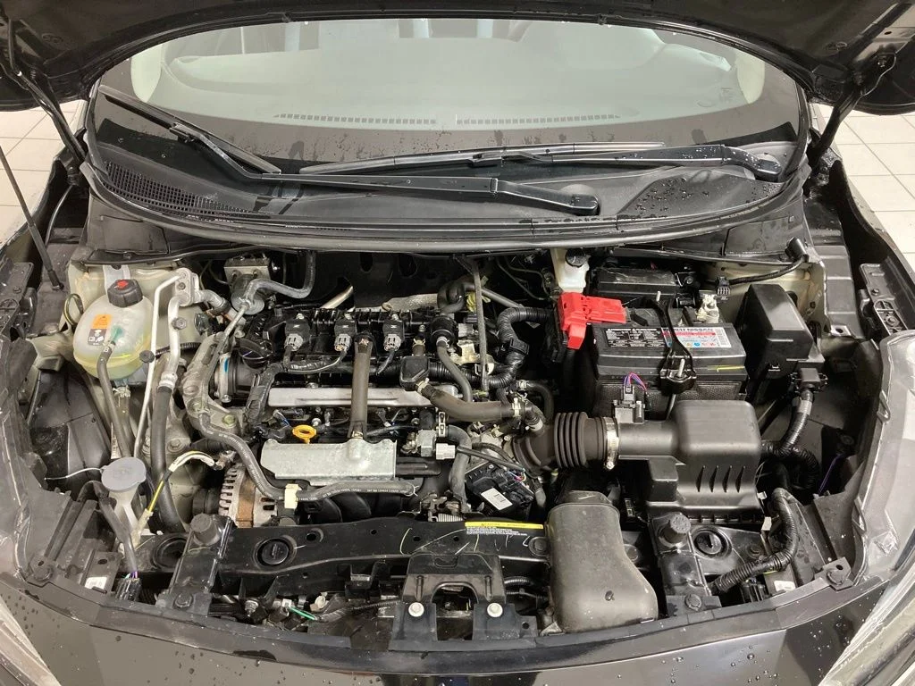 Used 2025 Black Nissan 1.6 SV image 27
