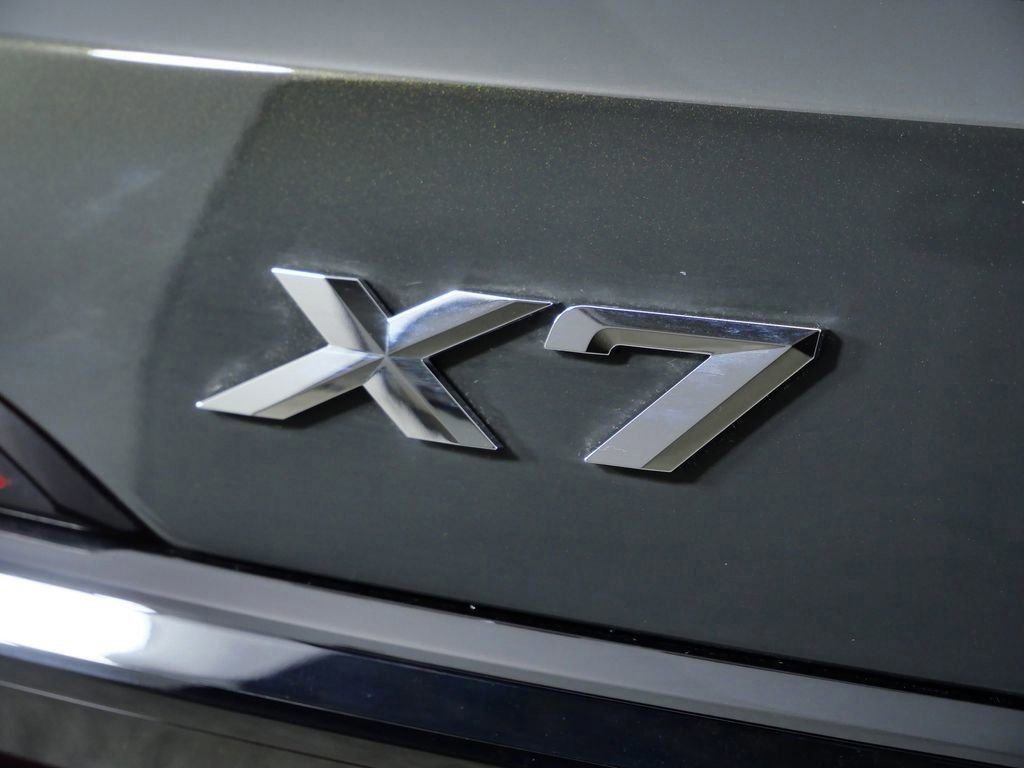 Used 2026 Dravit Grey Metallic BMW xDrive40i image 14