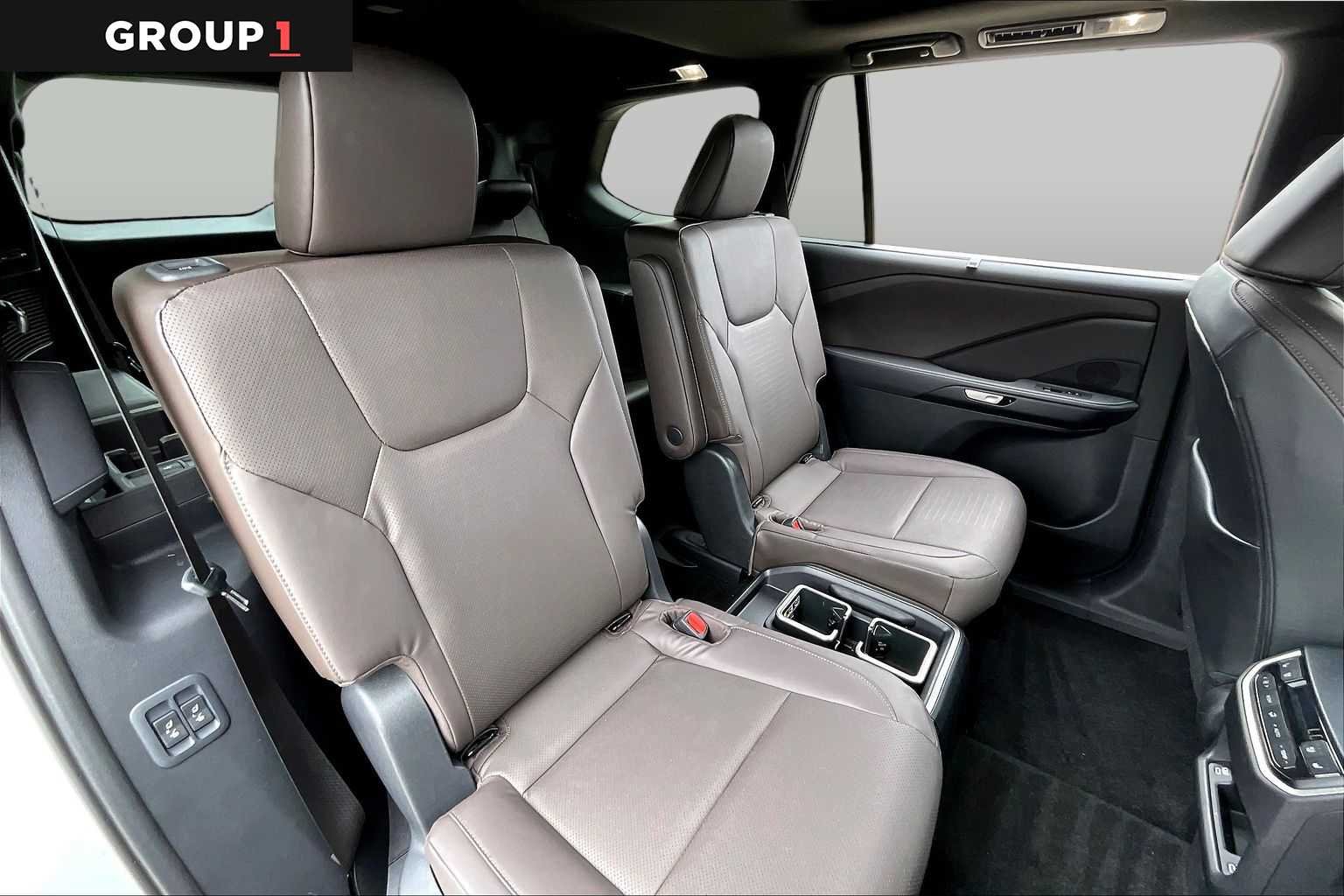 Certified Used 2025 WIND CHILL PEARL Lexus Premium image 17