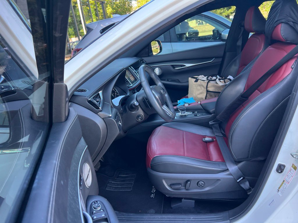 Used 2023 White INFINITI SENSORY image 3