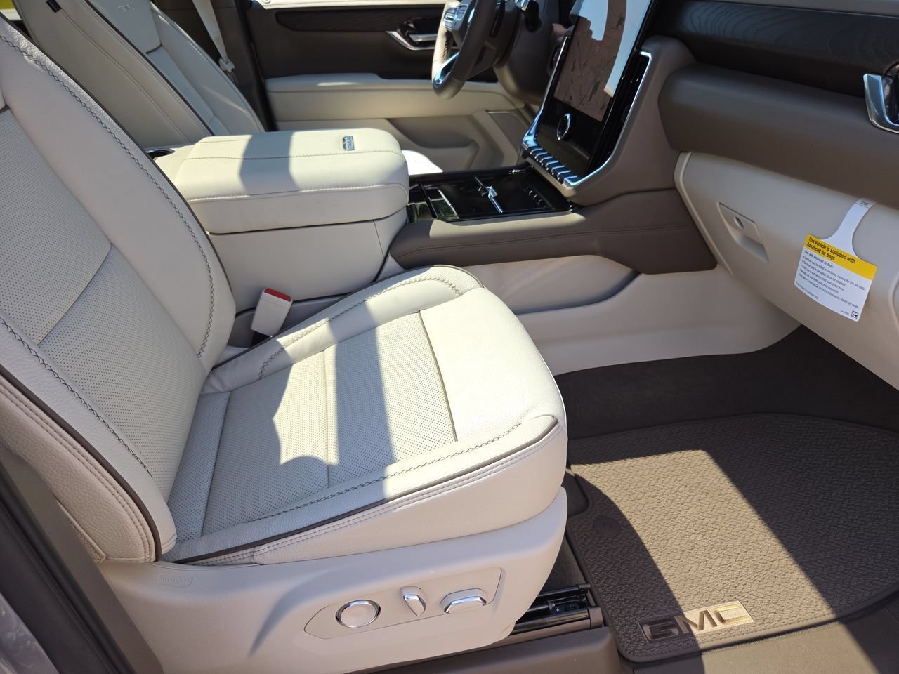 2026 GMC Yukon XL Denali - Photo 29