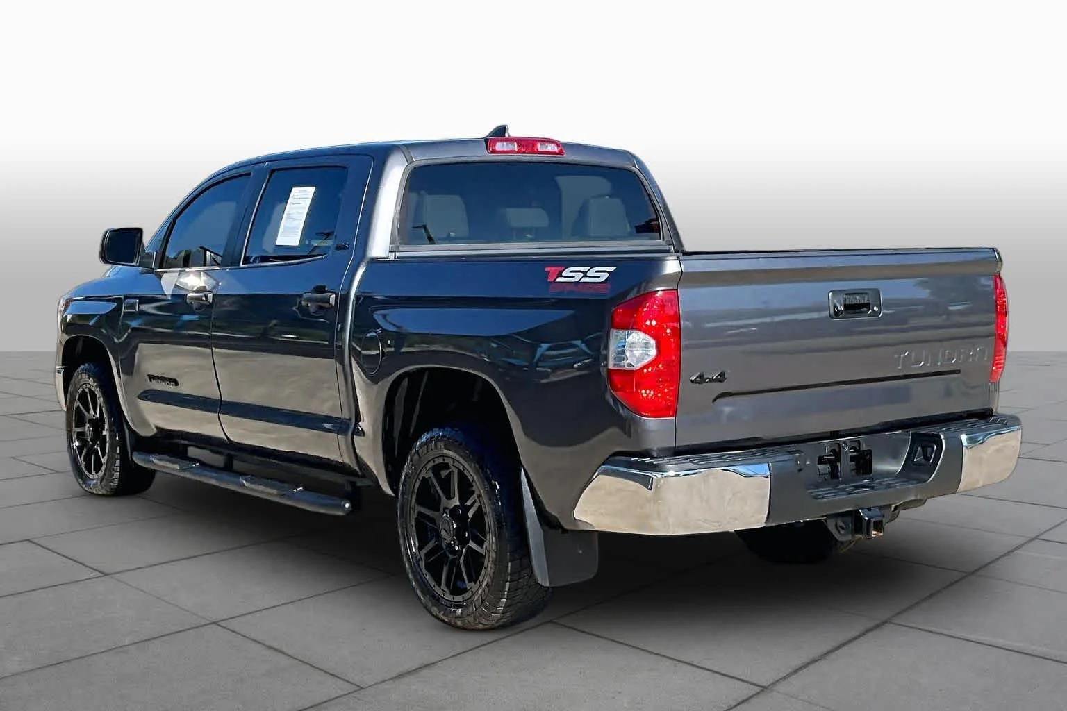 Used 2020 Magnetic Grey Metallic Toyota SR5 image 12