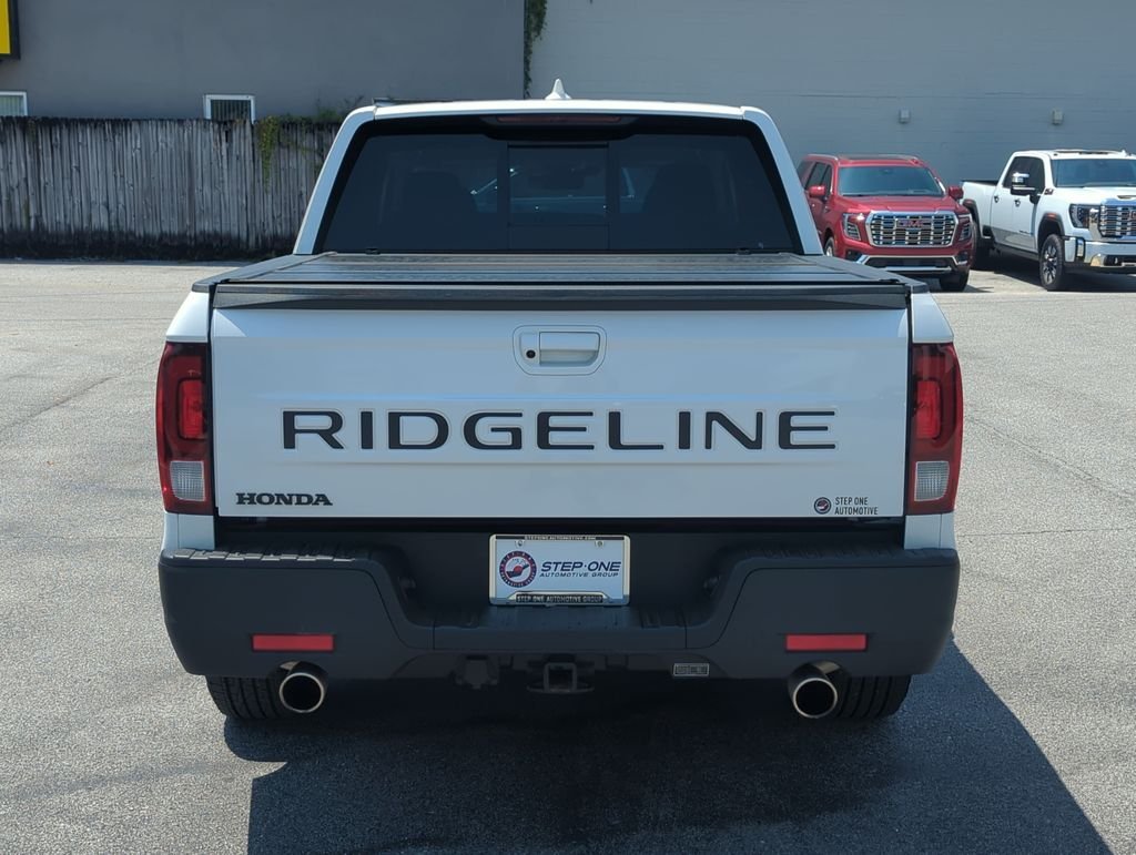 Used 2025  Honda RTL image 5