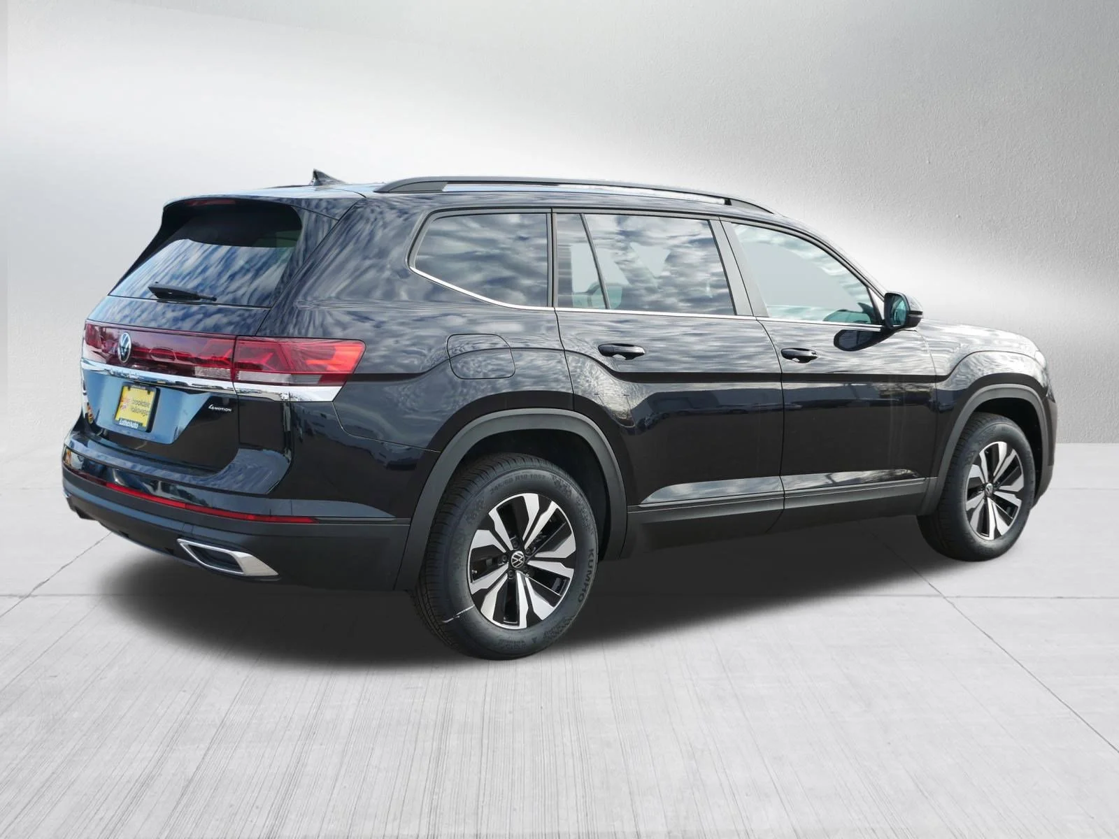 New 2026 Deep Black Pearl Volkswagen 2.0T SE image 3