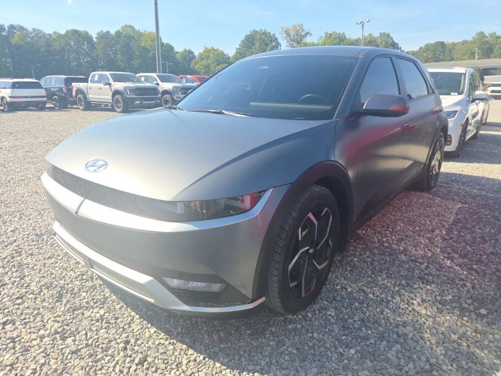 Used 2024 Gray Hyundai SEL image 1