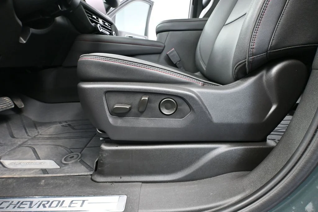 Certified Used 2025 Gray Chevrolet RST image 27