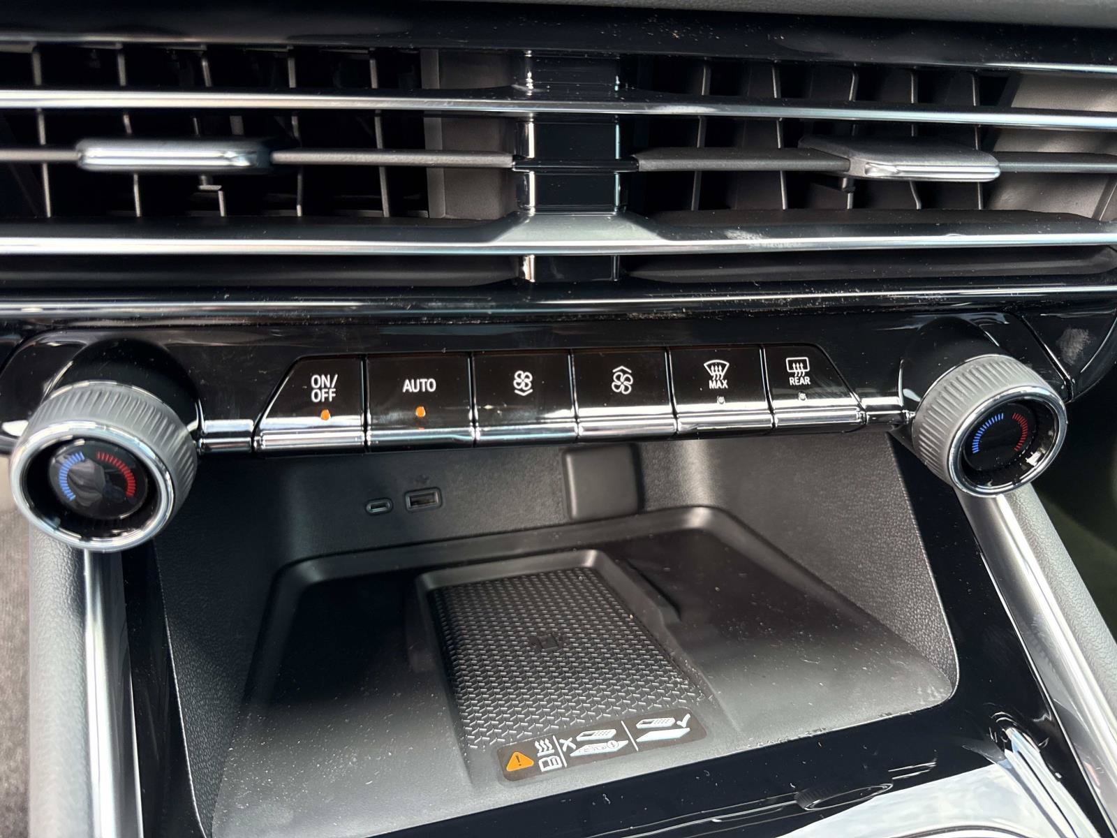 2027 Chevrolet Traverse LT - Photo 27