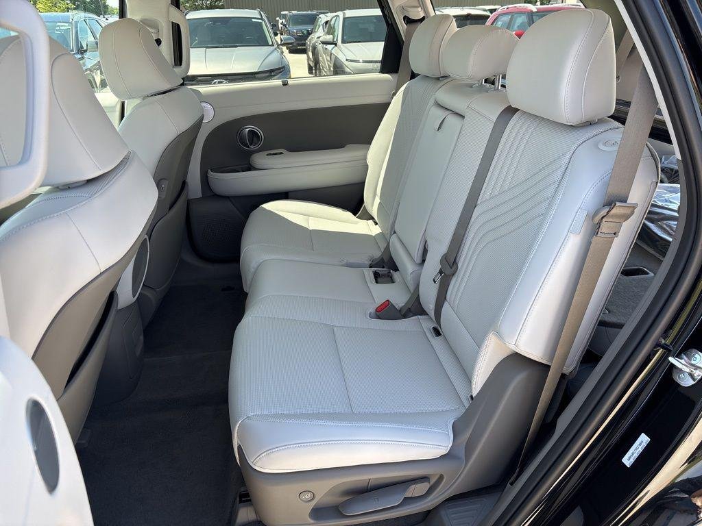 New 2026 Abyss Black Hyundai SEL 8P image 33