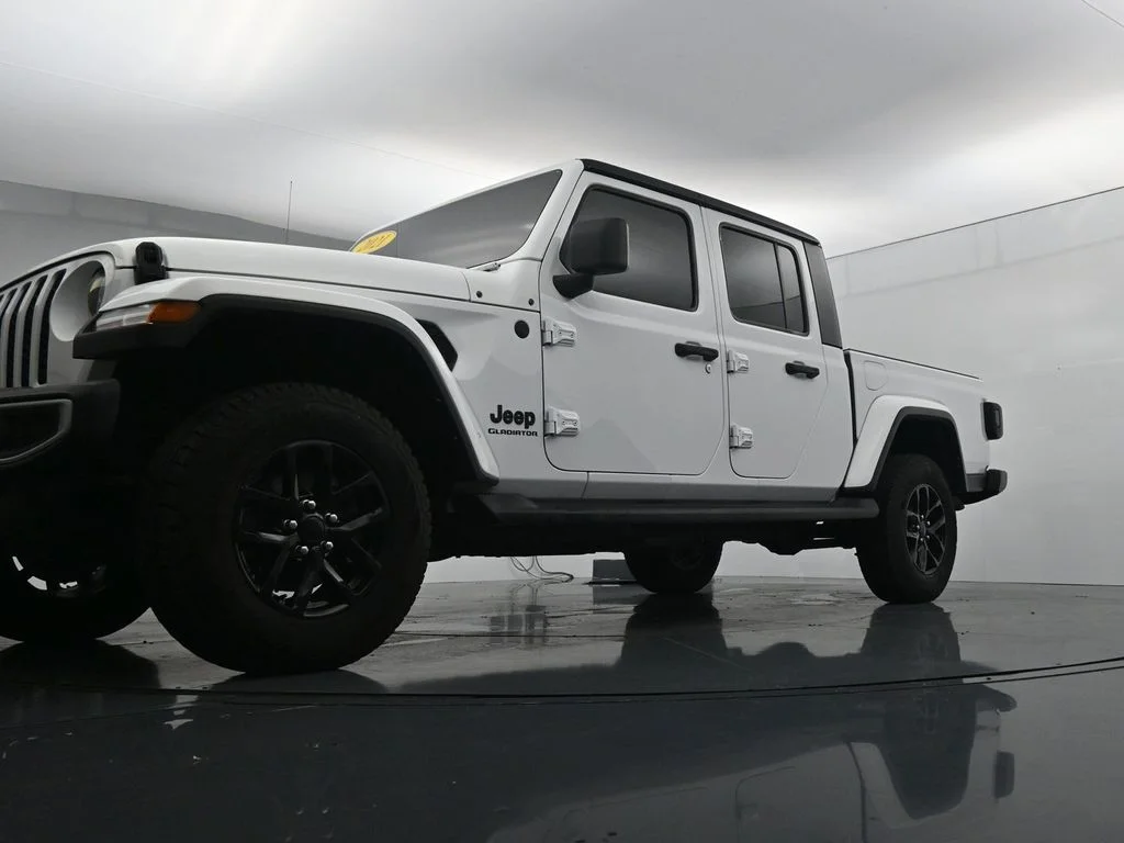 Used 2021 White Jeep Sport image 33
