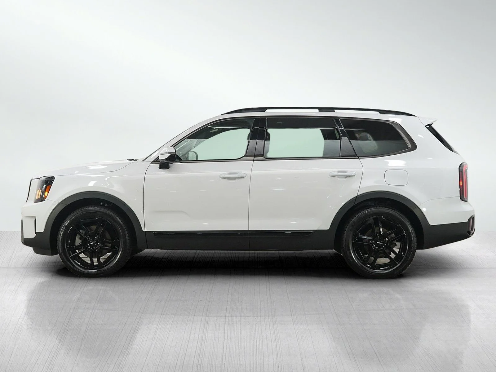 Used 2024 Kia Telluride SX Prestige X-Line with VIN 5XYP5DGC4RG420259 for sale in Wayzata, Minnesota