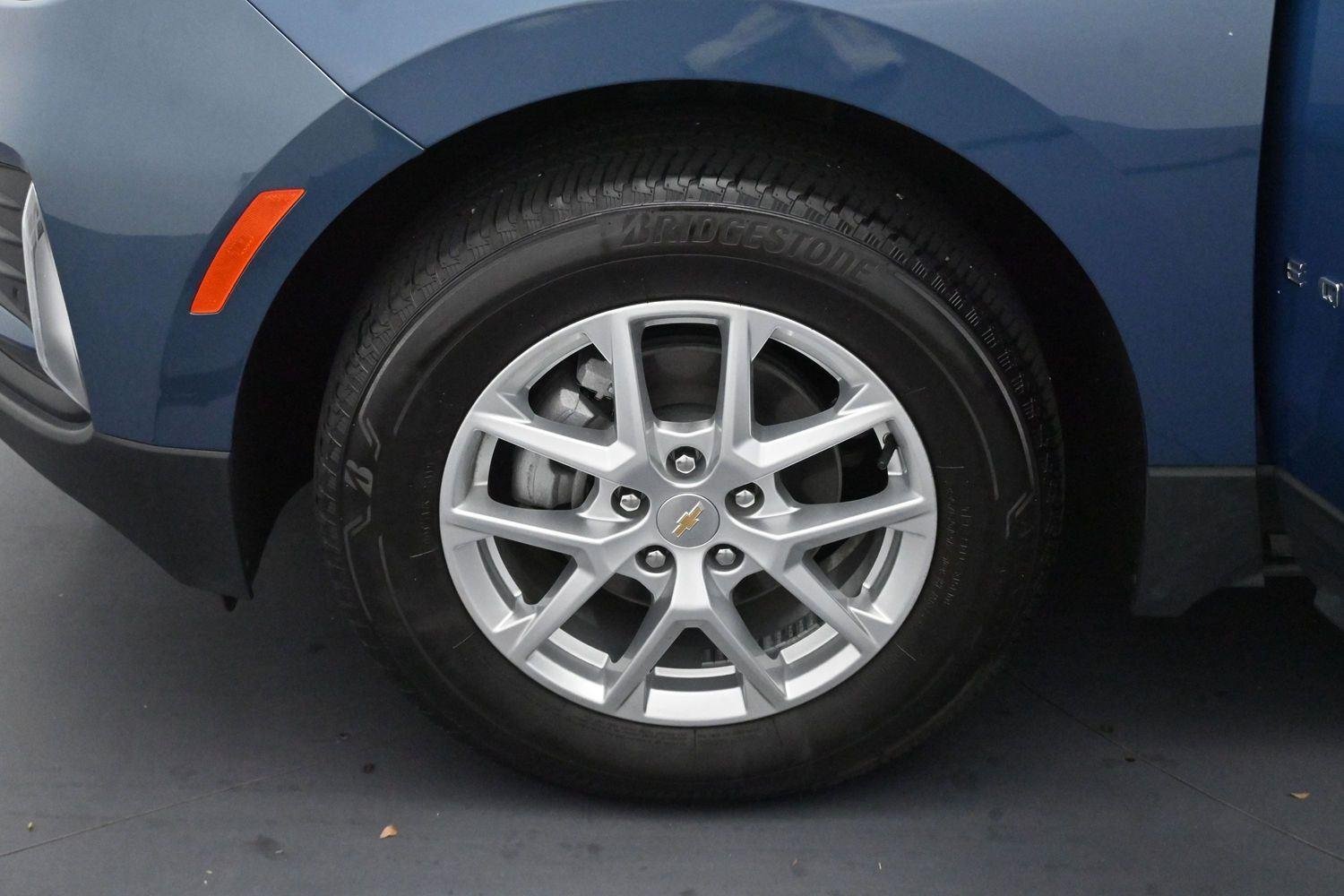 Used 2024 Lakeshore Blue Metallic Chevrolet LT image 32