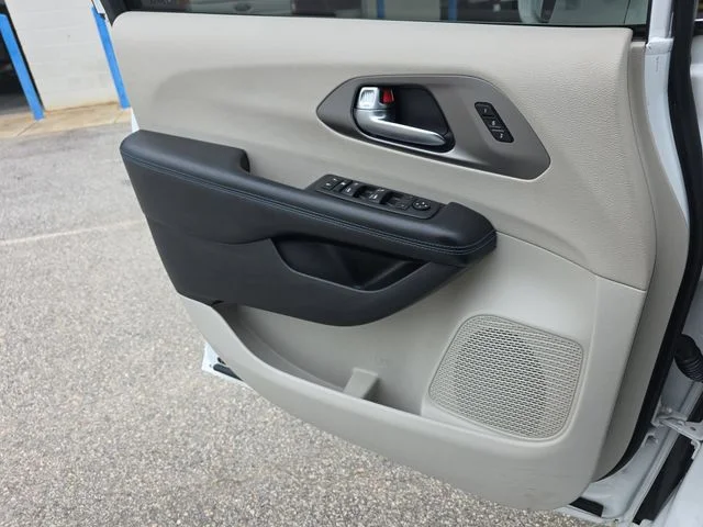 Used 2021 White Chrysler Touring L image 28