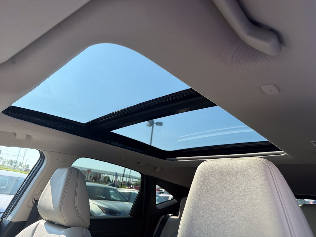 Used 2025 Blue Nissan SL image 26