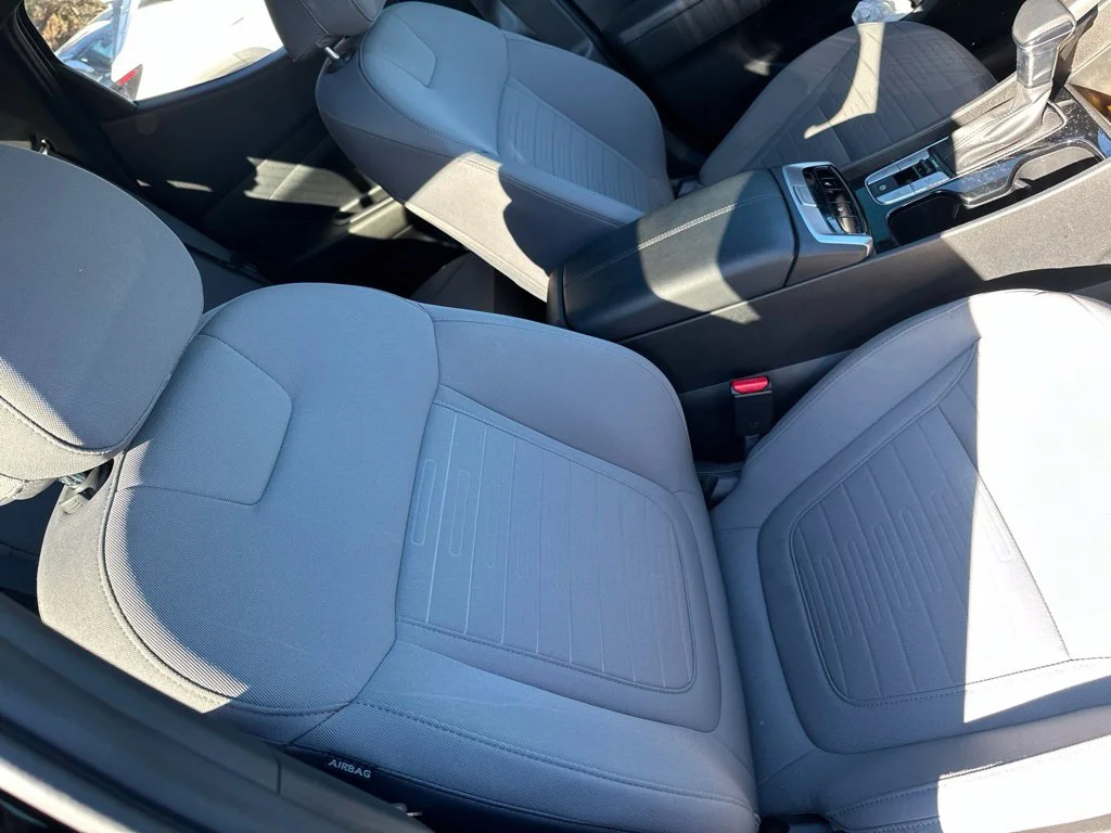 Used 2022 Phantom Black Hyundai SEL image 7