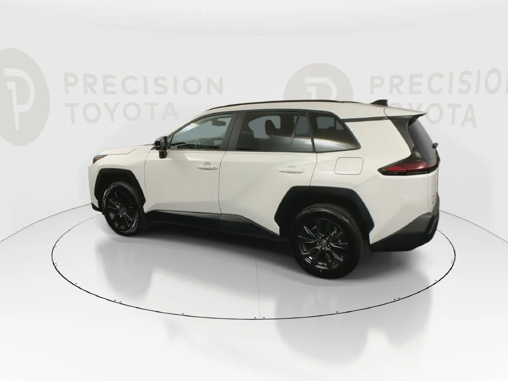 Used 2026 Ice Cap Toyota XLE Premium image 20