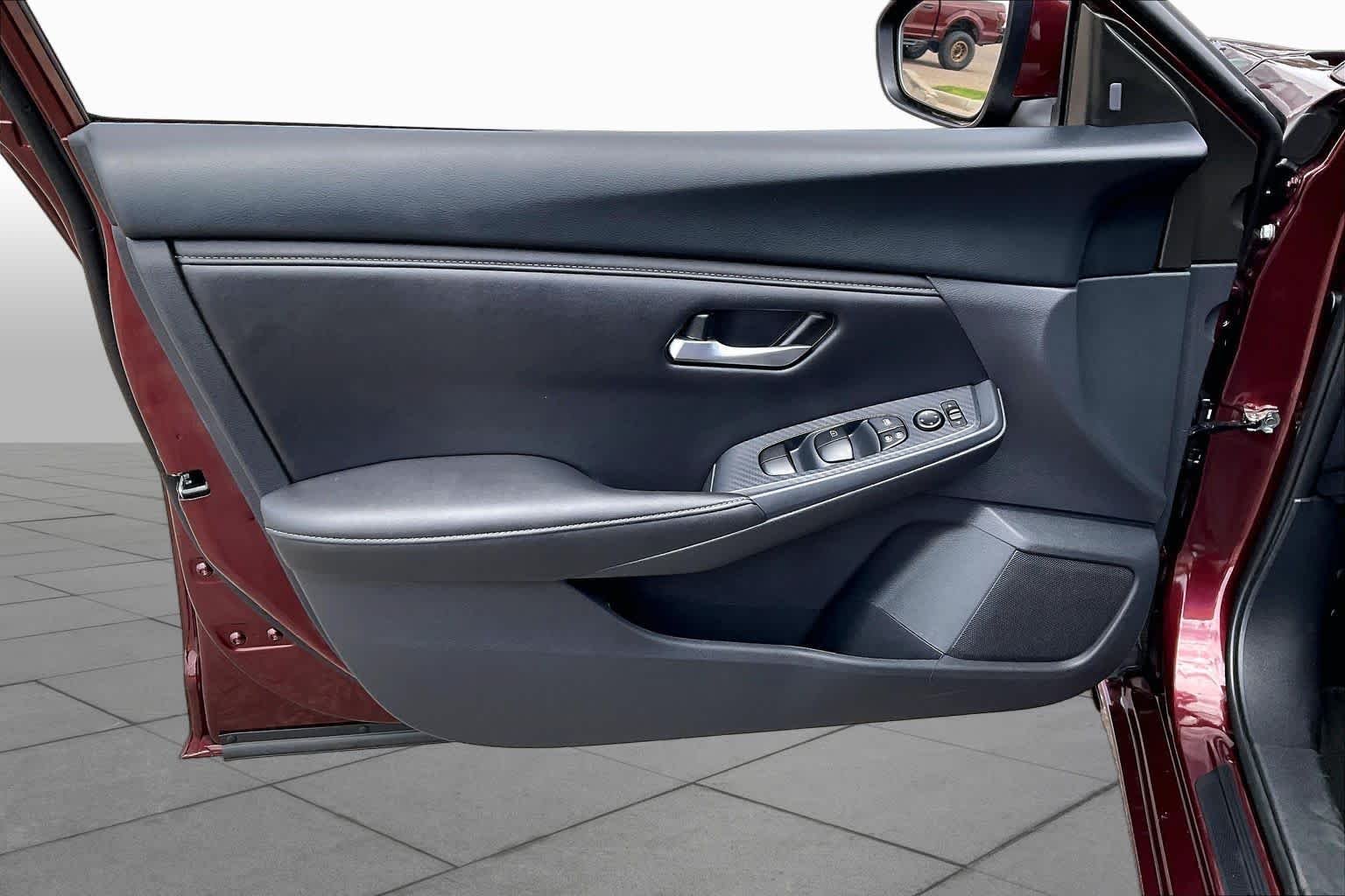 Used 2025 Rosewood Metallic Nissan SV image 20