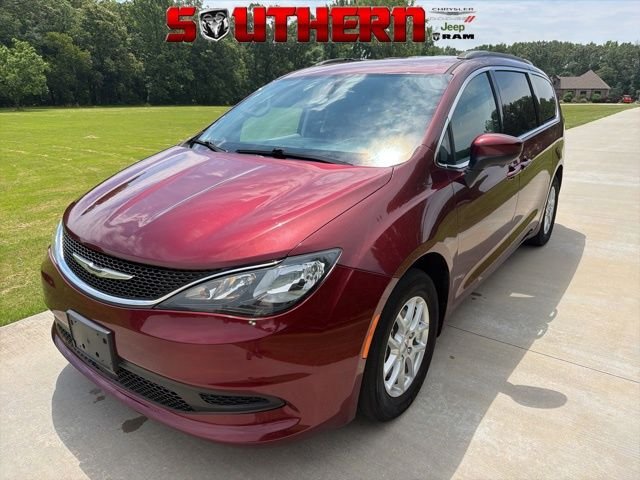 2021 Chrysler Voyager LXI's photo