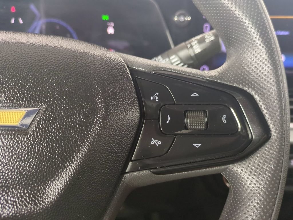 2025 Chevrolet Trax LT - Photo 36