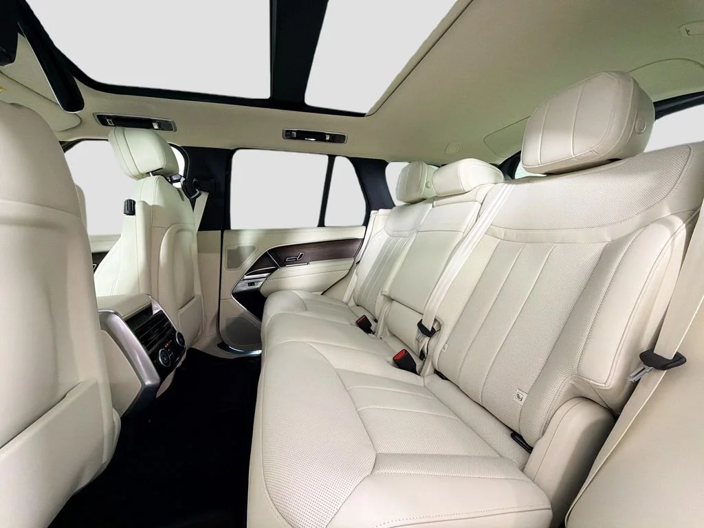 New 2026 Santorini Black Land Rover SE image 26