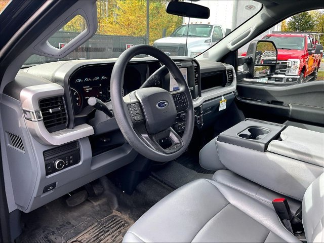 Used 2025 Black Ford XLT image 8