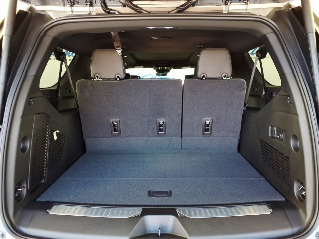 2027 GMC Yukon XL Denali - Photo 8