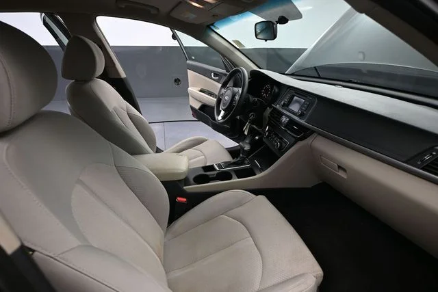 Used 2016 Green Kia LX image 39