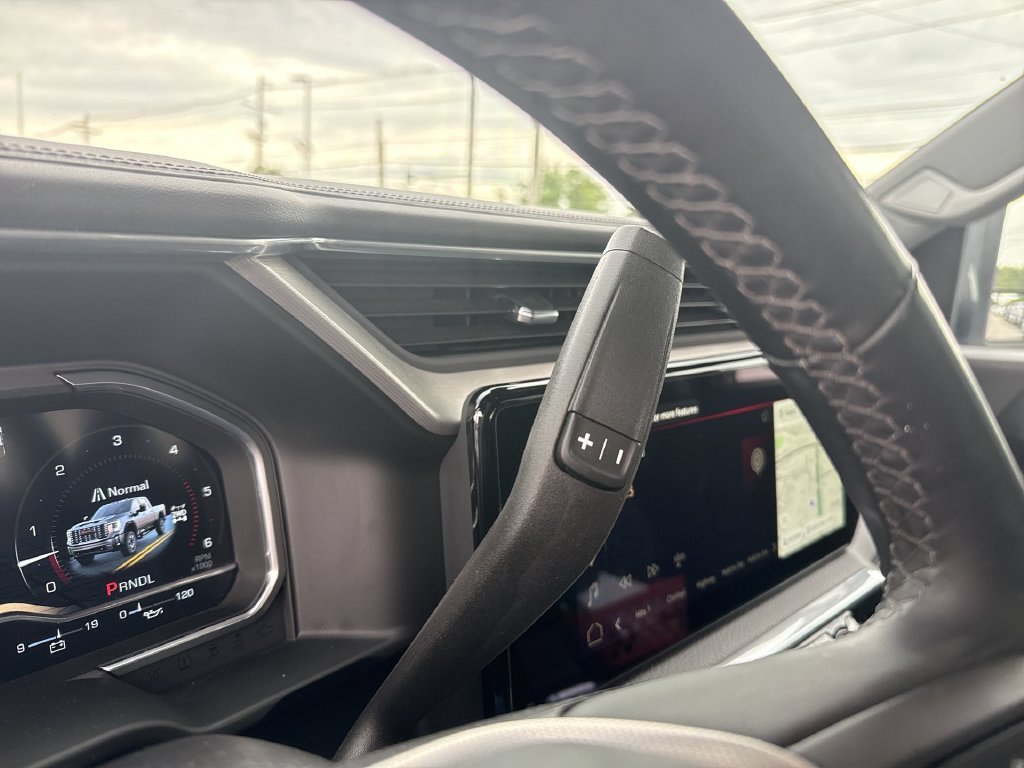 Used 2024 White GMC Denali image 19