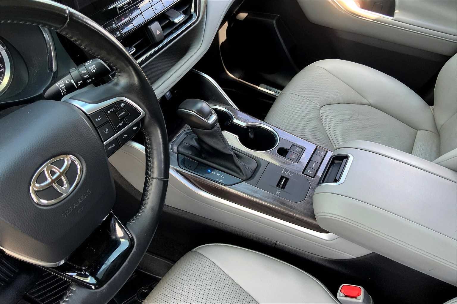 Used 2020 Magnetic Gray Metallic Toyota Limited image 16