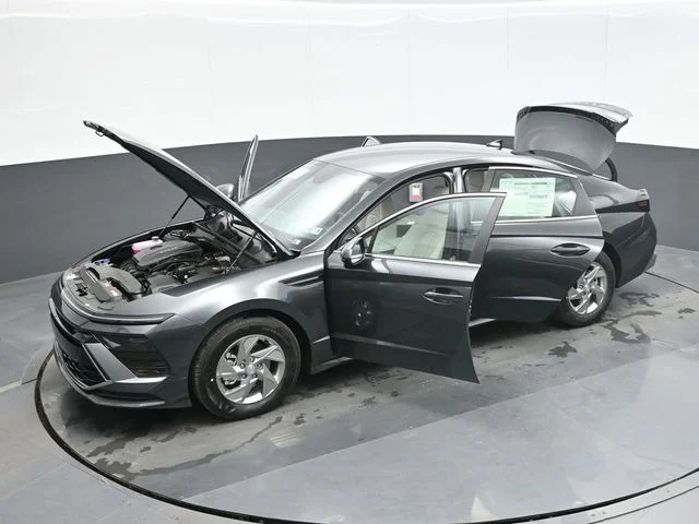 New 2026 Gray Hyundai SE image 28