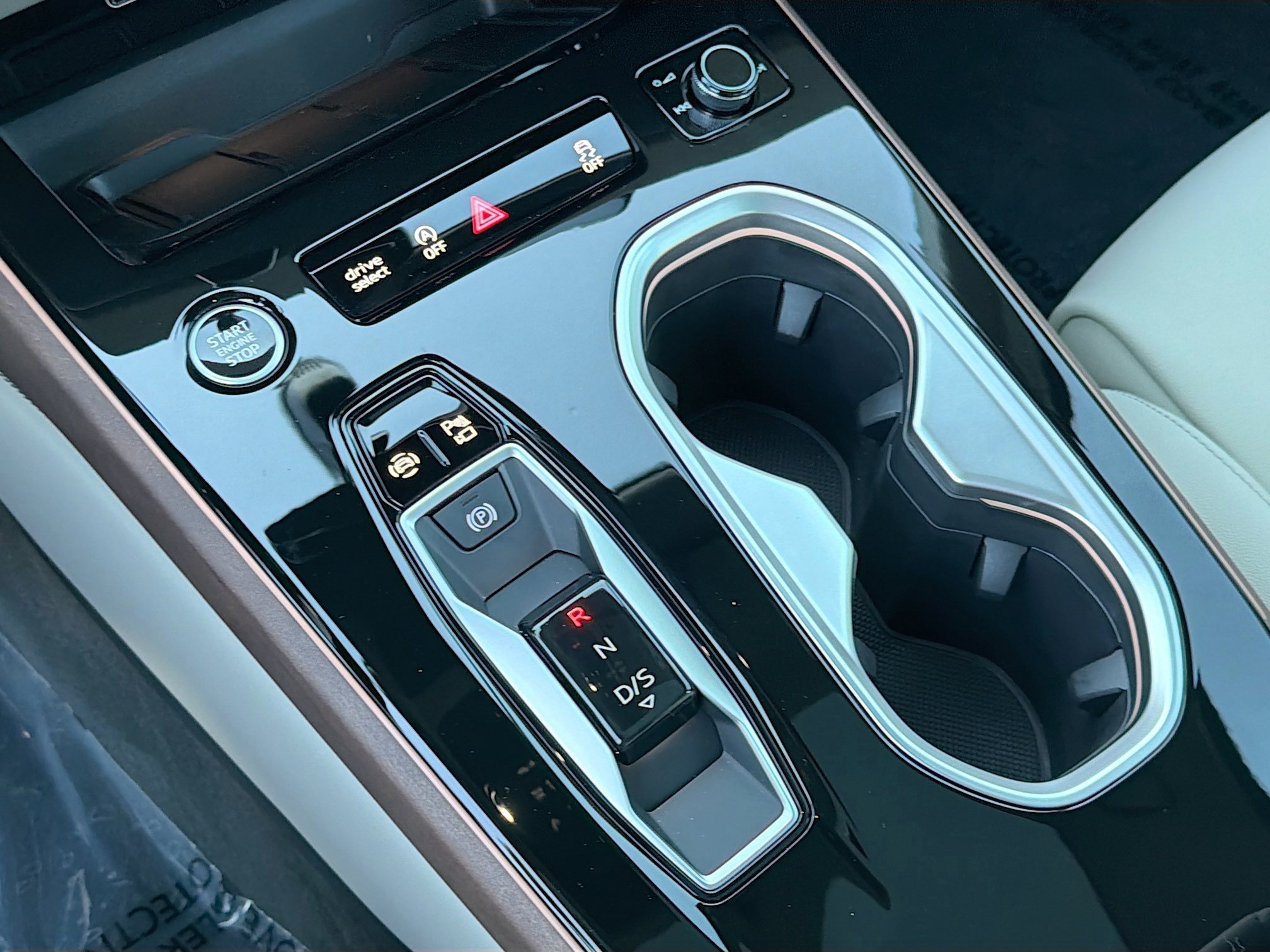 New 2026 Glacier White Metallic Audi Premium image 28