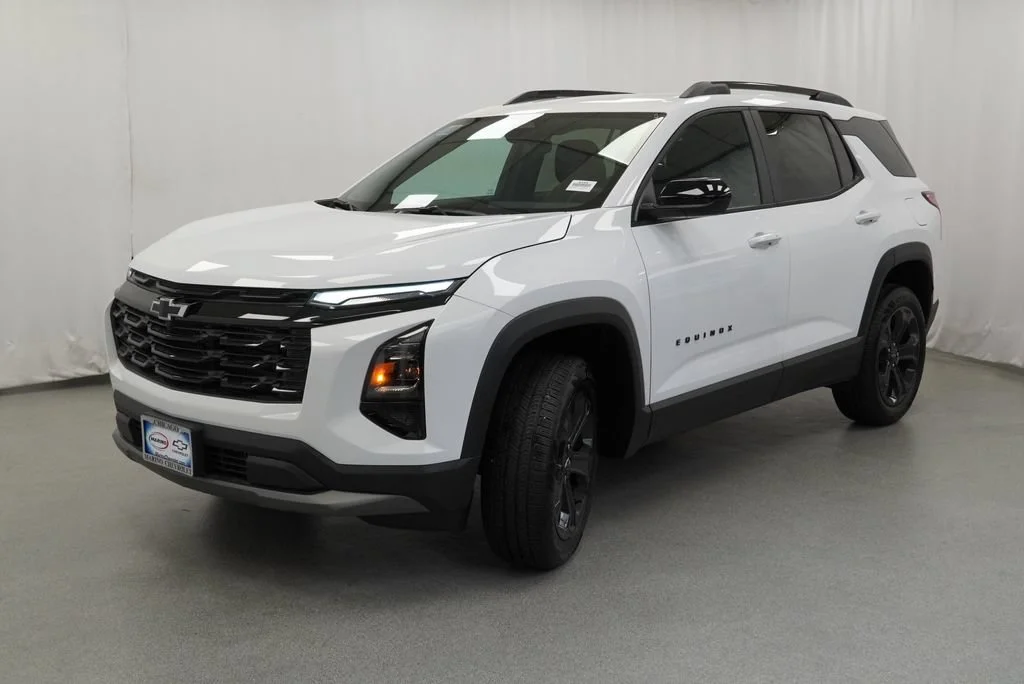 New 2027 Summit White Chevrolet LT image 4