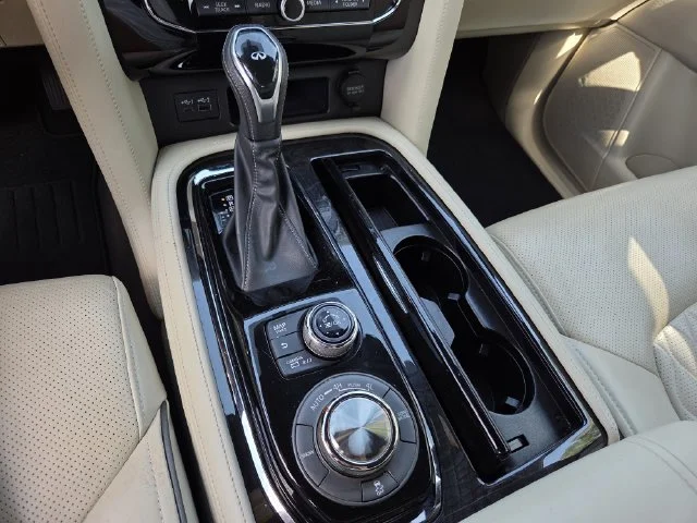 Used 2021 Moonstone White INFINITI Sensory image 12