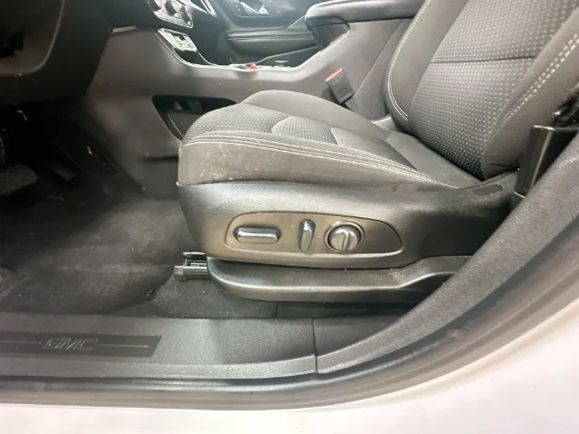 Used 2024 White GMC SLE image 22