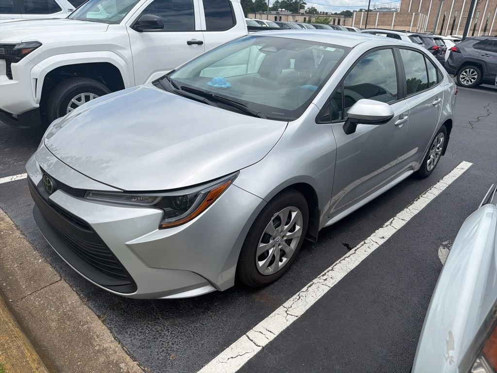 2025 Toyota Corolla LE CVT's photo