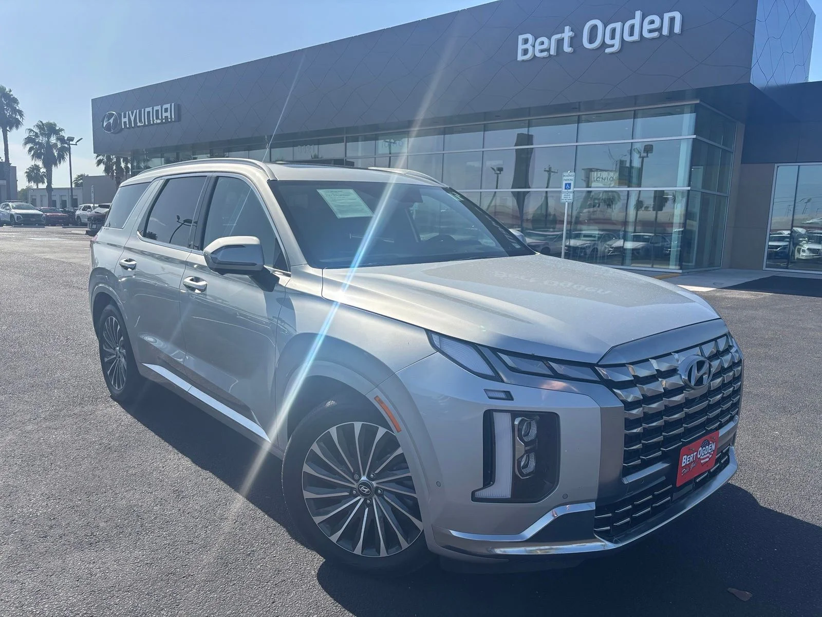 Used 2023 Silver Hyundai Calligraphy image 1