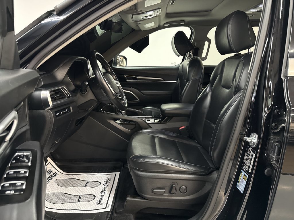 Used 2022 Ebony Black Kia S image 12