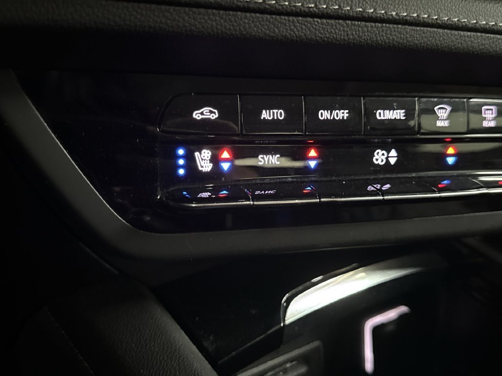 Used 2023 Ebony Twilight Metallic Buick Avenir image 31