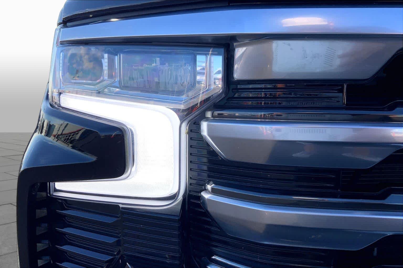Used 2024 Black Chevrolet High Country image 28
