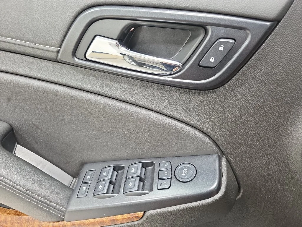 Used 2020 Black Chevrolet Premier image 28