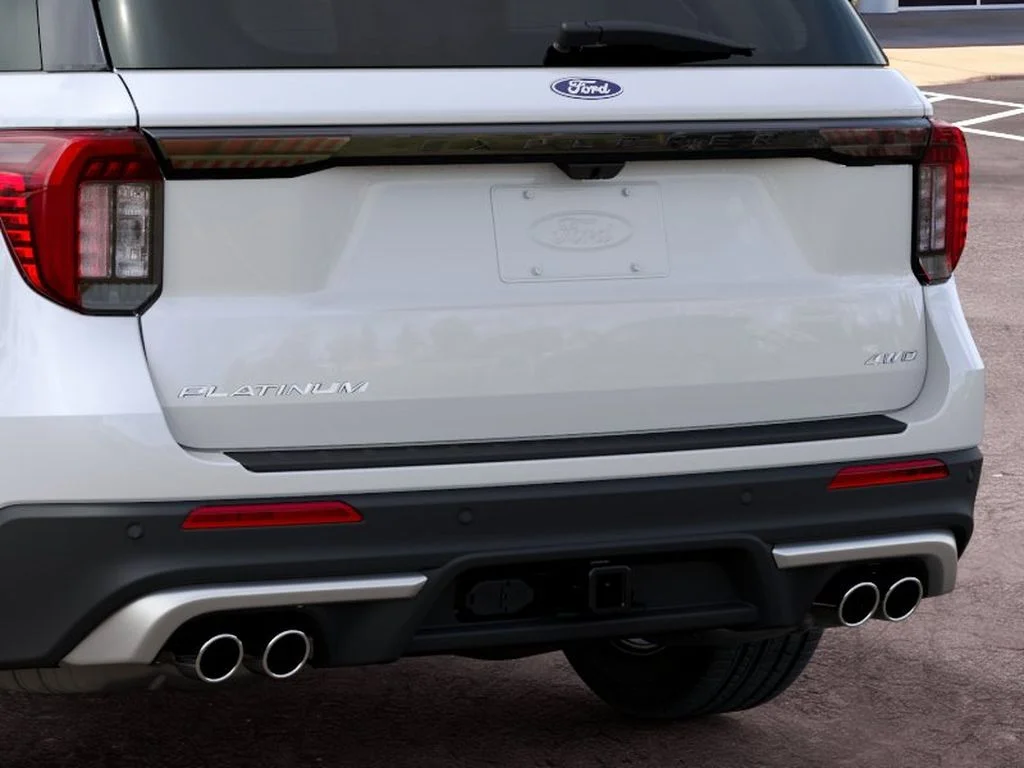 New 2027 Star White Metallic Tri-Coat Ford Platinum® image 23