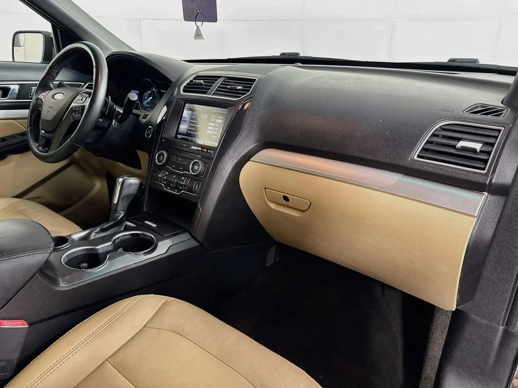 Used 2016 Brown Ford XLT image 37
