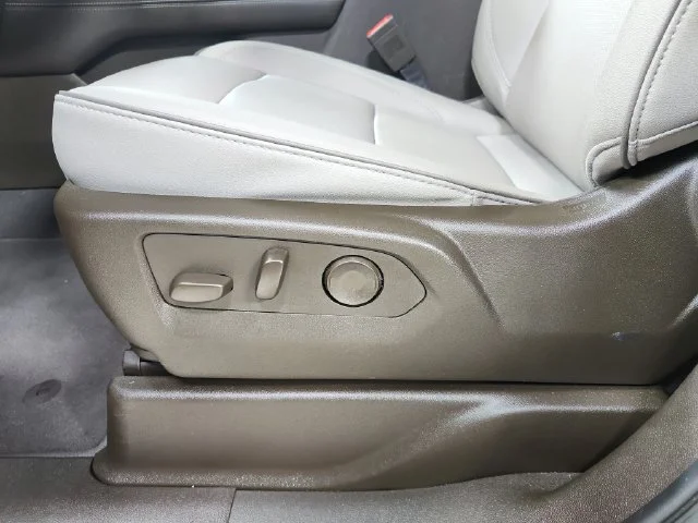 Used 2025 Volcanic Red Tintcoat GMC Elevation image 20
