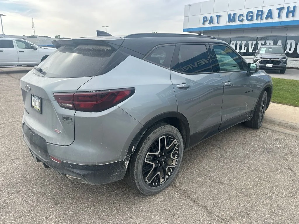 Used 2023 Gray Chevrolet RS image 5