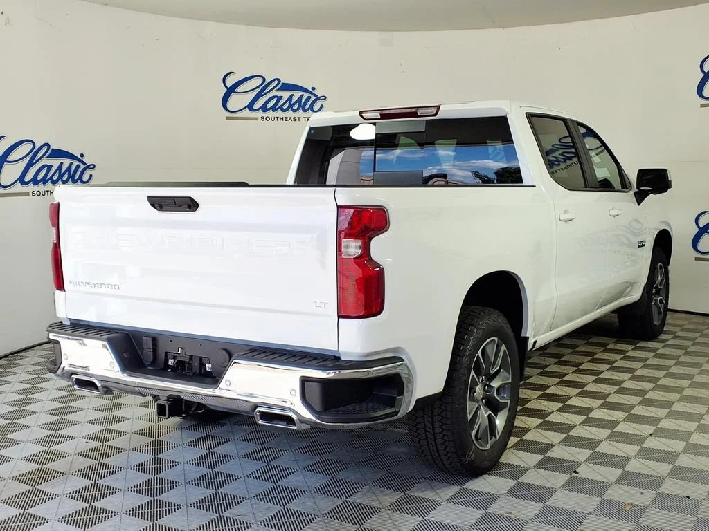 New 2026 Summit White Chevrolet LT image 7