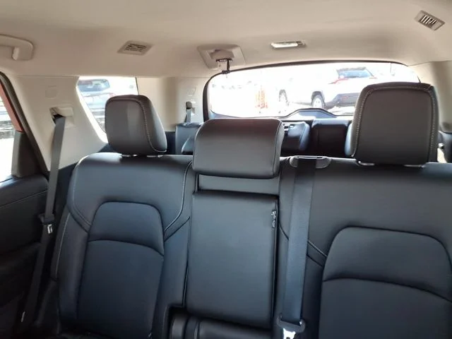 2024 Nissan Pathfinder SL - Photo 18