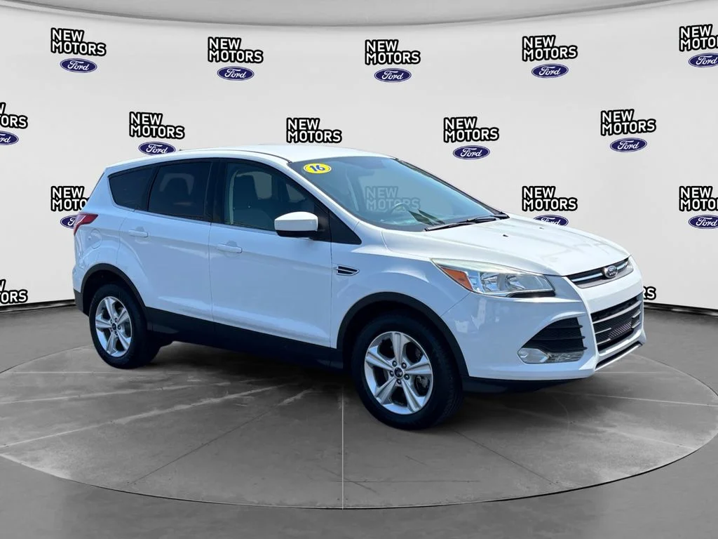 Used 2016 Oxford White Ford SE image 7