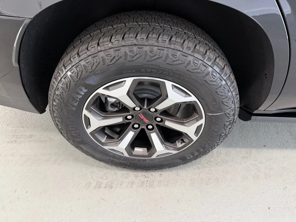 New 2026 Onyx Black GMC AT4 Ultimate image 4