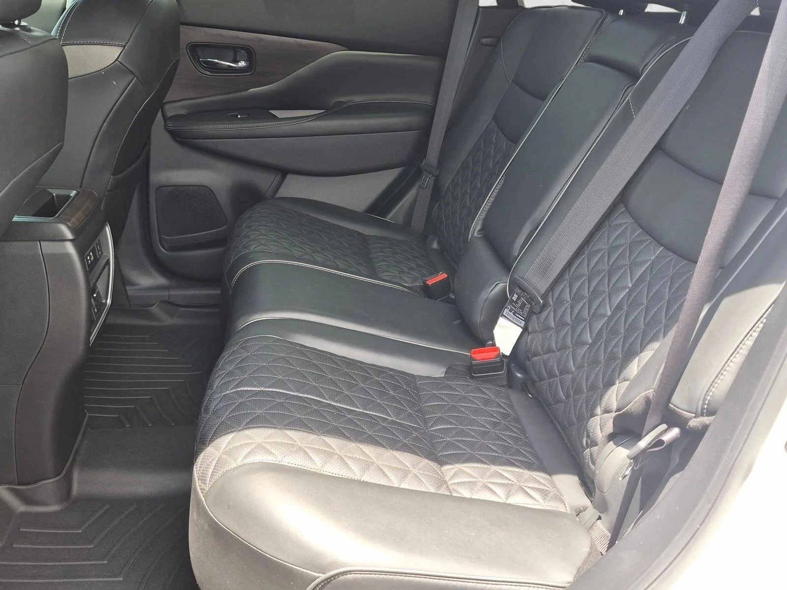 Used 2020 Pearl White Tricoat Nissan Platinum image 18