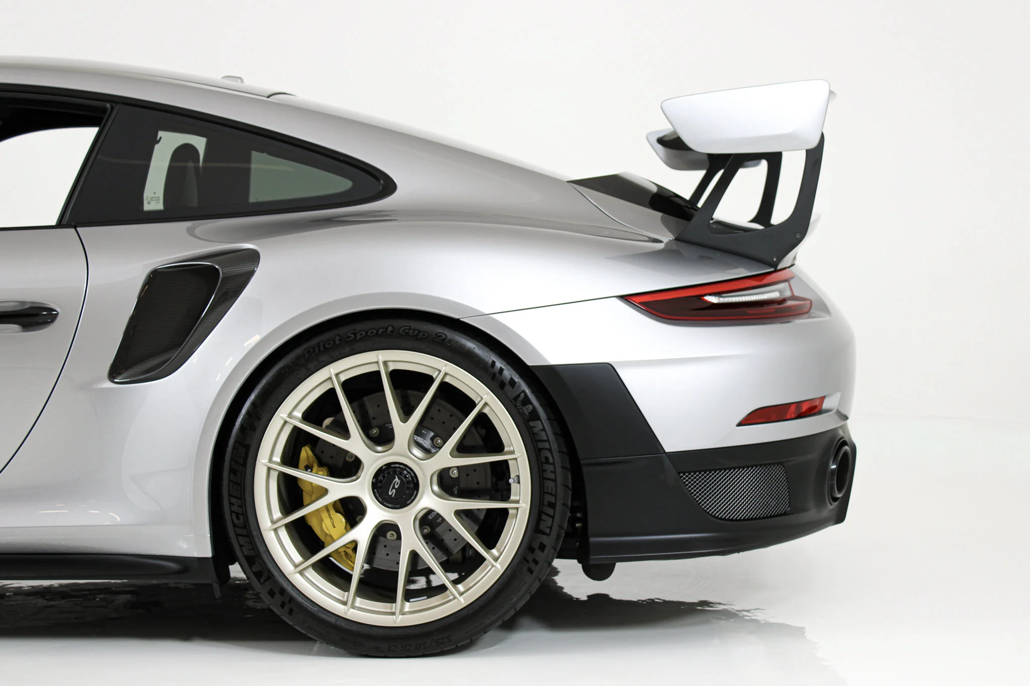 Used 2018 Silver Porsche GT2 RS Coupe image 4