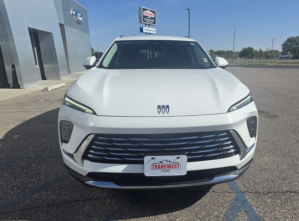 Used 2024 Summit White Buick Preferred image 3